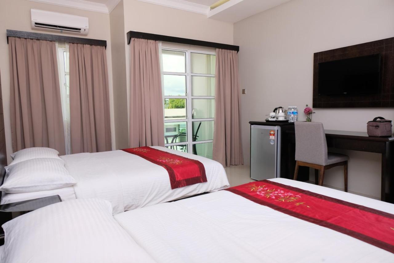 Aneeda Inn Pantai Cenang  Exterior foto