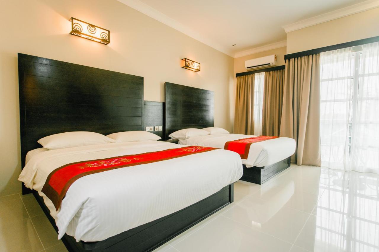 Aneeda Inn Pantai Cenang  Exterior foto