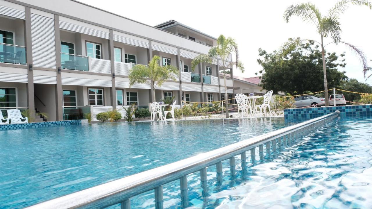 Aneeda Inn Pantai Cenang  Exterior foto