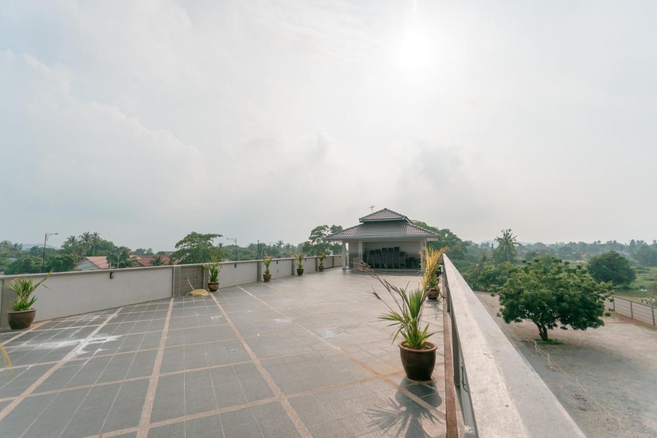 Aneeda Inn Pantai Cenang  Exterior foto